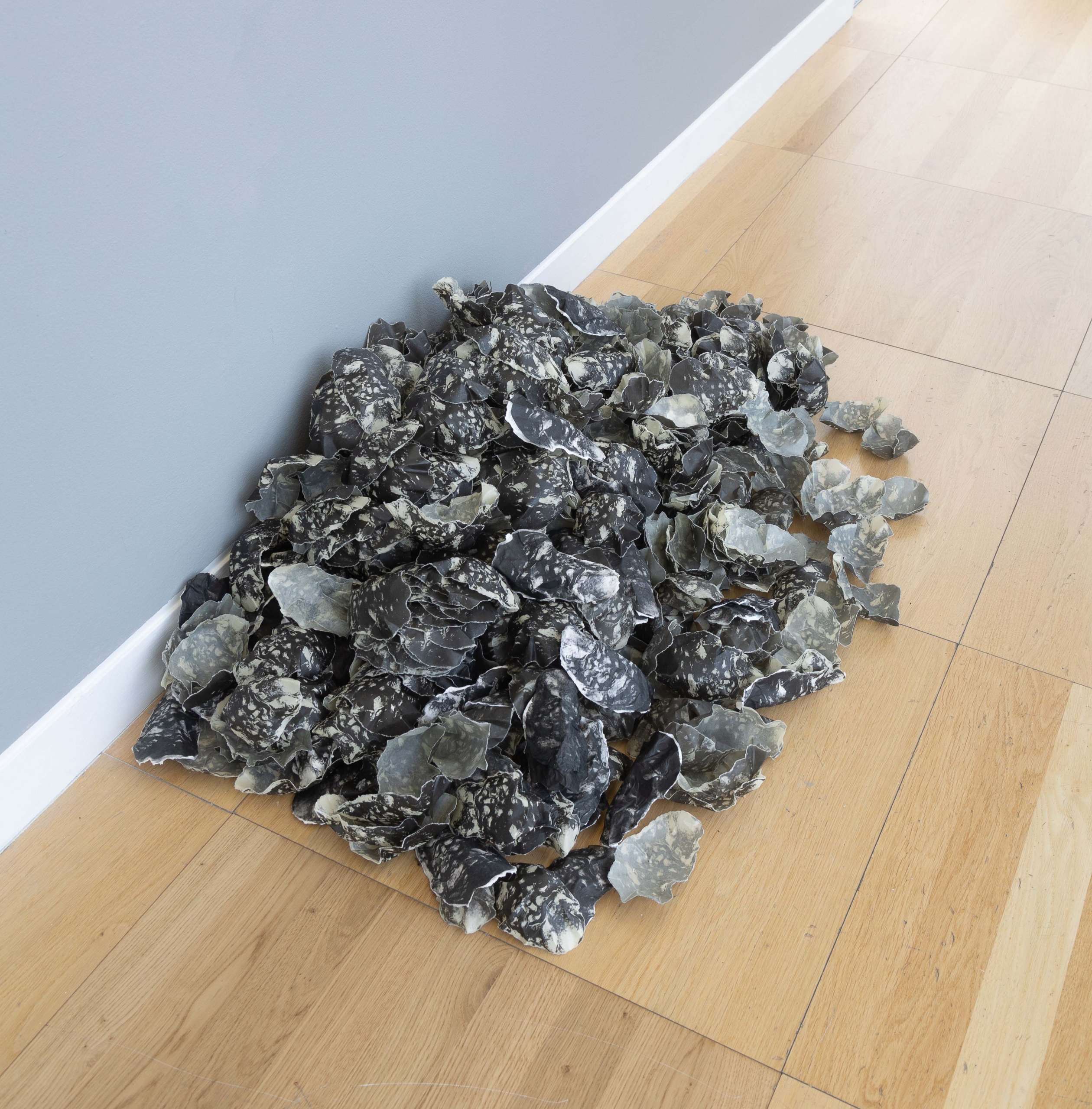 Art expression at Luan Gallery - exhibition "Midden"