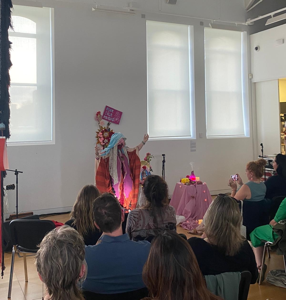 Live Ritual Performance at Luan Gallery