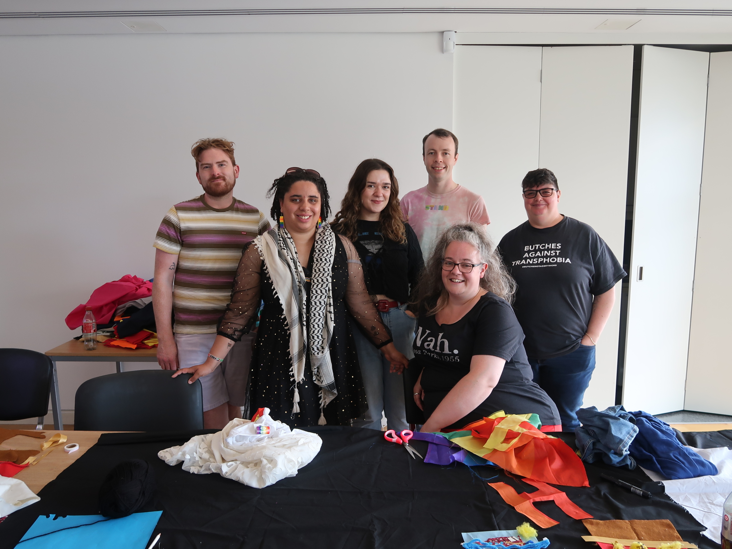 Banner-making workshop at Luan Gallery - Photo of participants