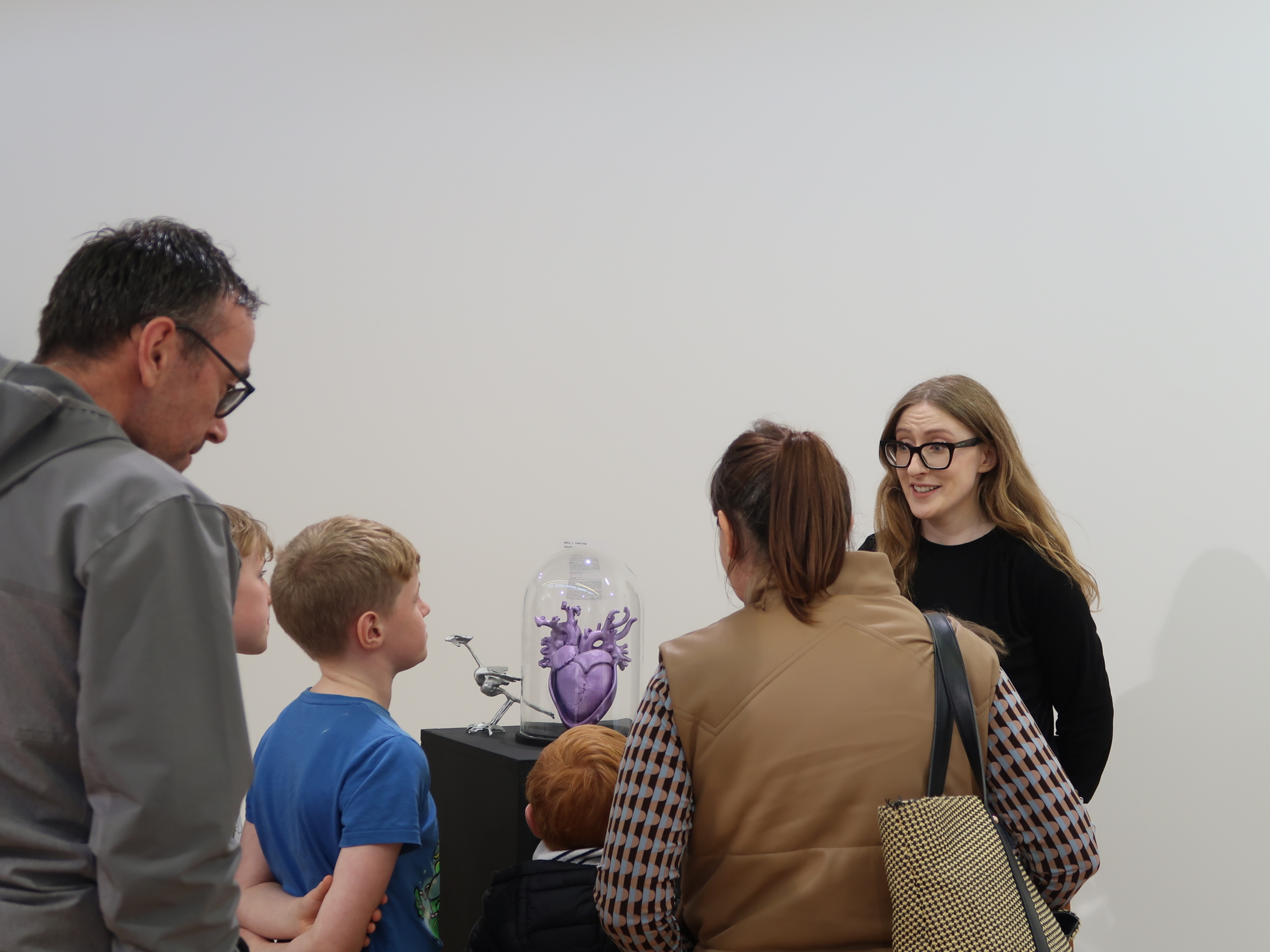 Curator's tour of the exhibition "System Arming" at Luan Gallery on Culture Night - child-friendly