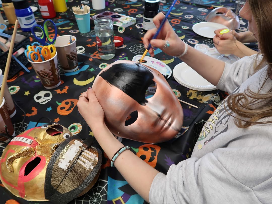 Workshop at Luan Gallery - Masks