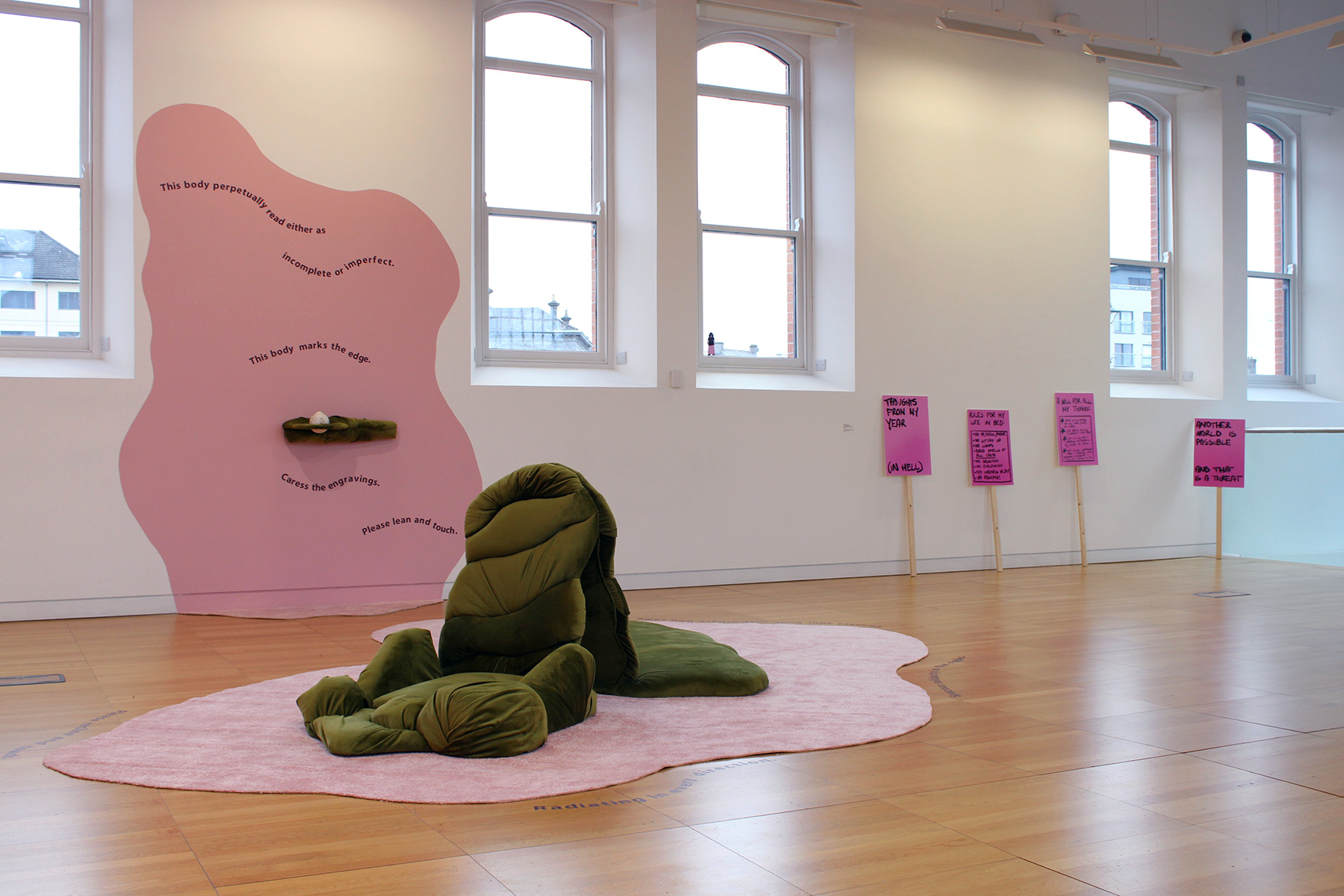 installation of Tara Carroll's artwork Resonance Ripples in Luan Gallery for the exhibition Affective Forms