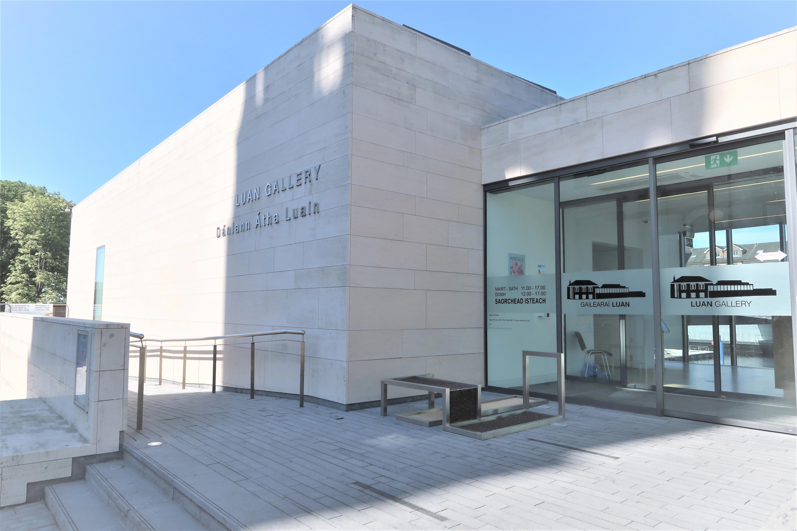 Front entrance of Luan Gallery Athlone Westmeath