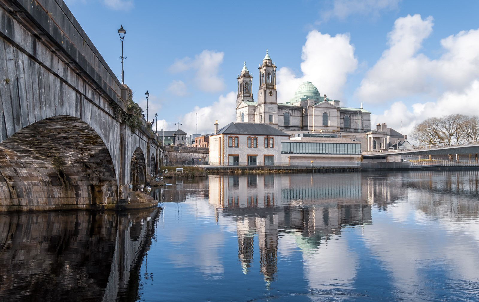 View of Luan Gallery from across the River Shannon between the Town Bridge and the Mary O'Rourke Bridge in Athlone. Photo credit: Paul Moore